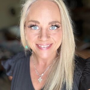 Meet your Posher, Janet